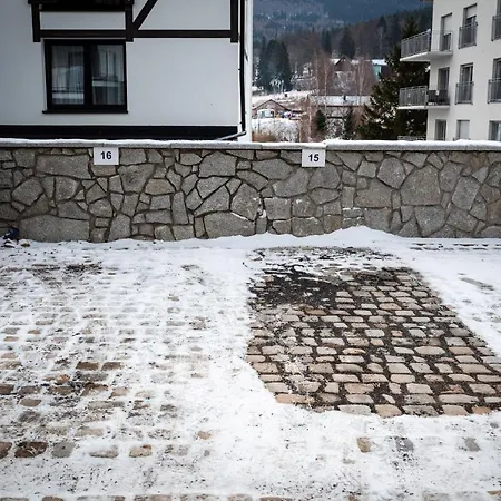 Na Skraju *